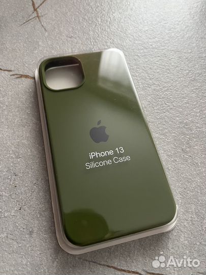 Чехол на iPhone 13