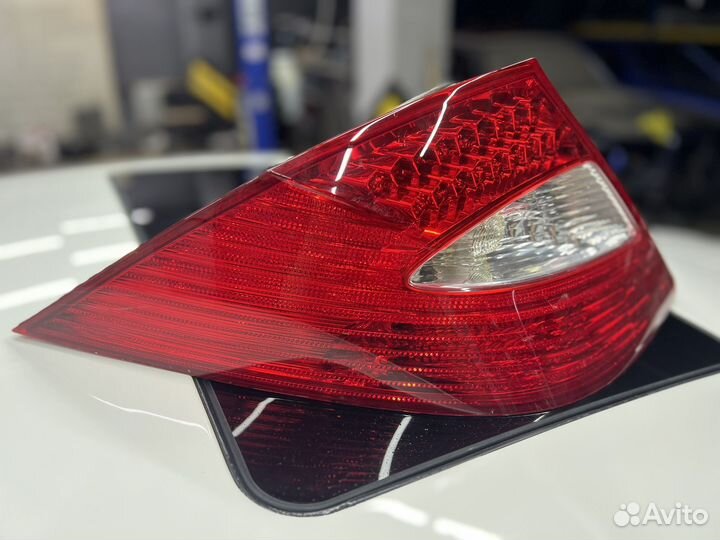 Задний левый стоп фара Mercedes cls w219 c219