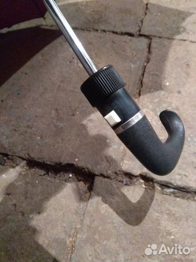 Зонт, безмен(ручные весы), вешалка, ручная дрель