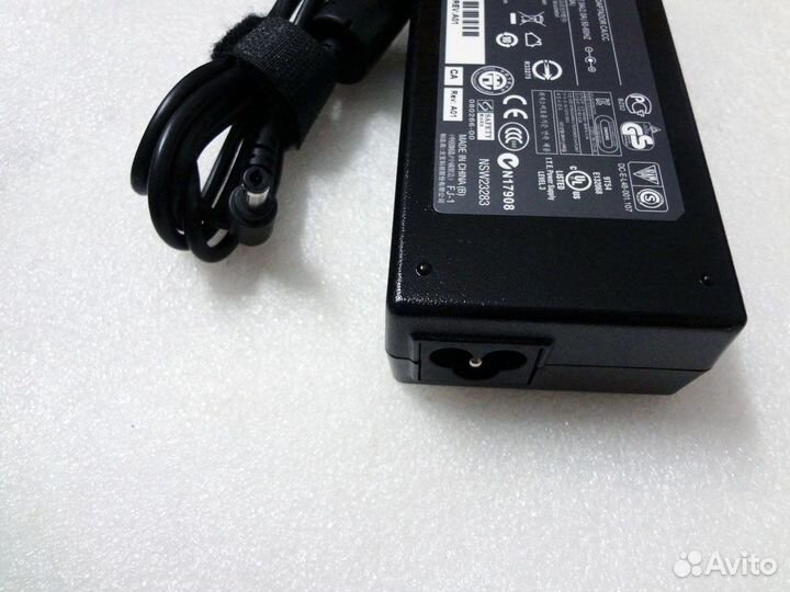 Блок питания для пк Intel NuC 11 Pro Kit NuC11TNH