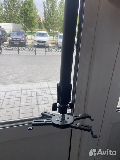 Кронштеин на потолок