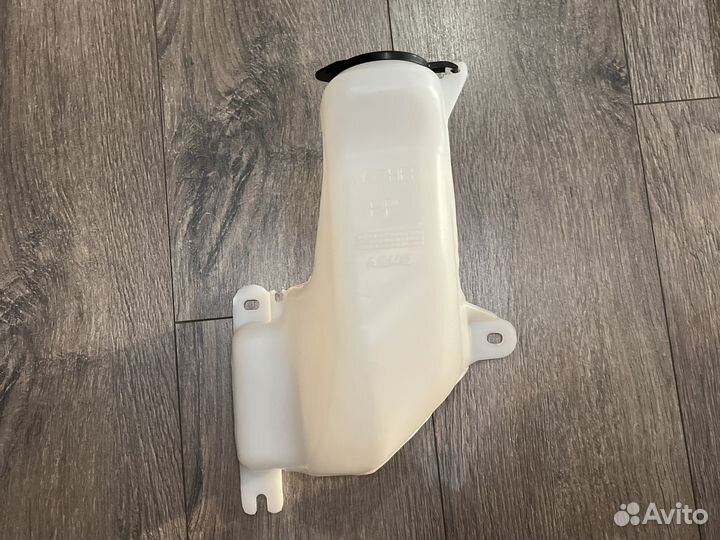 Бочок омывателя стекла Tayota Rav 4