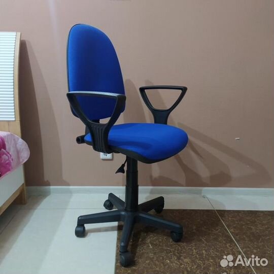 Кресло офисное в наличии в П-Камчатском