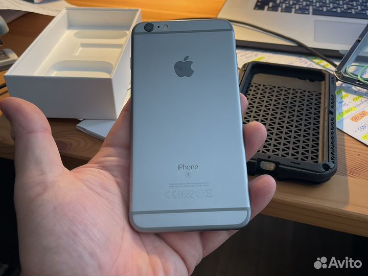 Телефон iPhone 6s plus