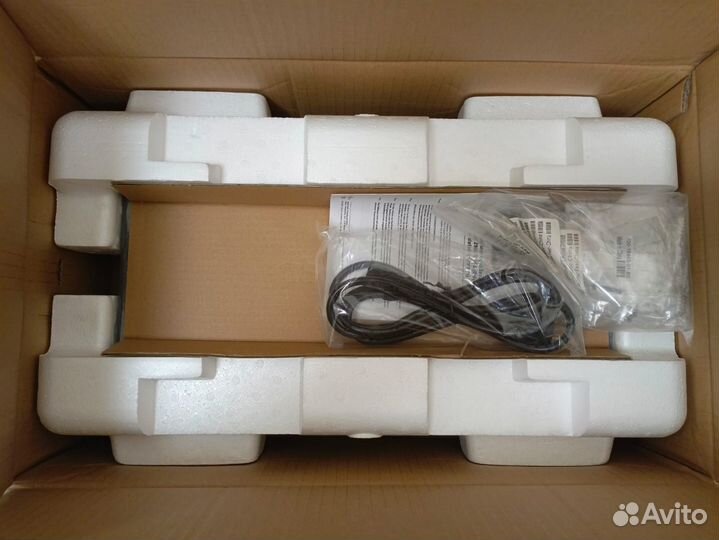 Коммутатор Cisco WS-C2960+24TC-S