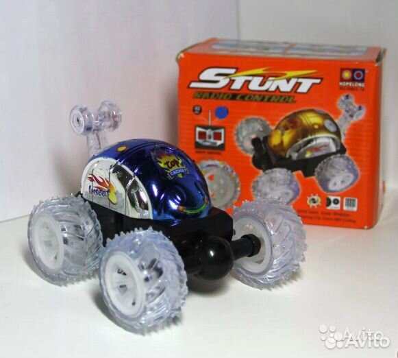 Машинка перевертыш на пульте