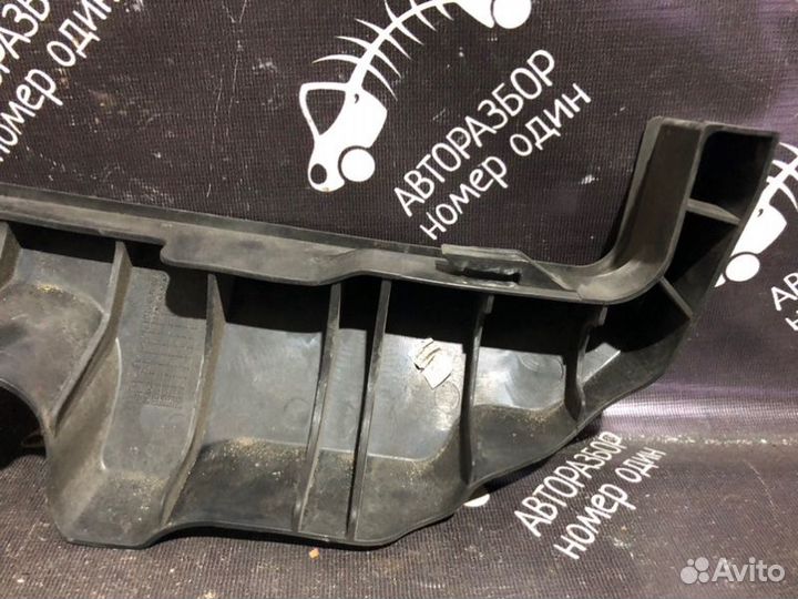 Дефлектор радиатора правый Kia Soul 1.6 G4FD 2014