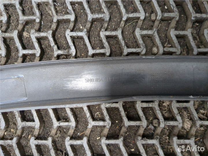 Молдинг крыла Volkswagen Tiguan, 2013