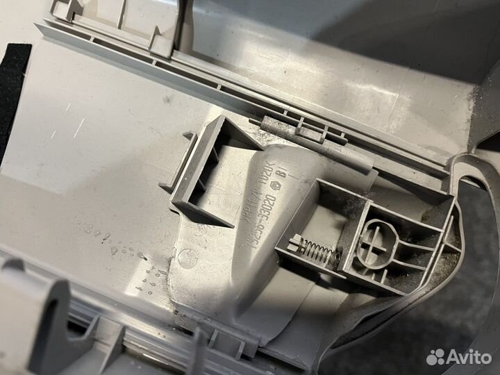 Обшивка стойки Toyota RAV4 40 AVA44