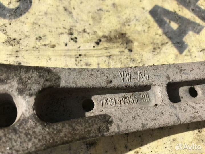 Опора двигателя задняя Volkswagen Golf Plus