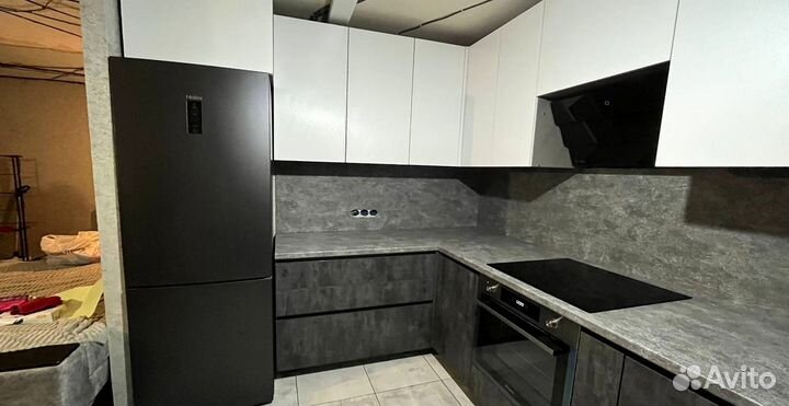 Кухонный гарнитур угловой на заказ от фабрики