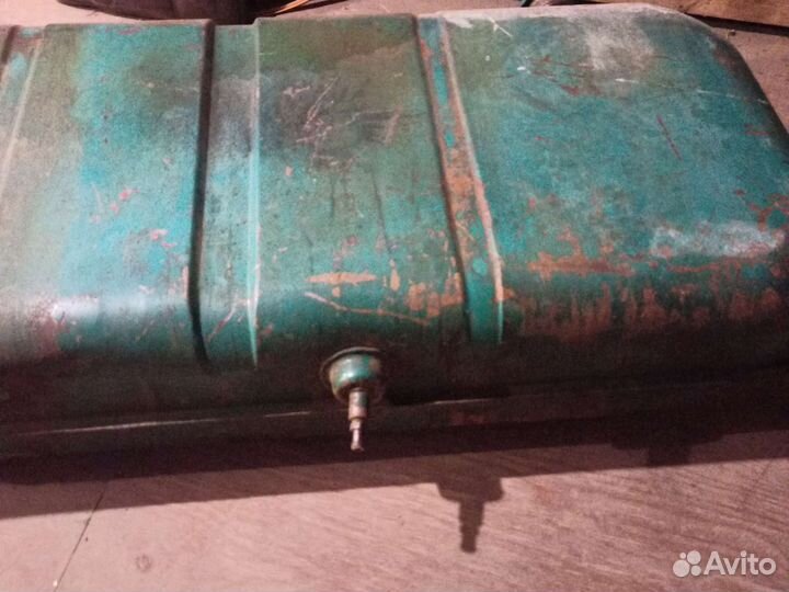 Продам бак на трактор