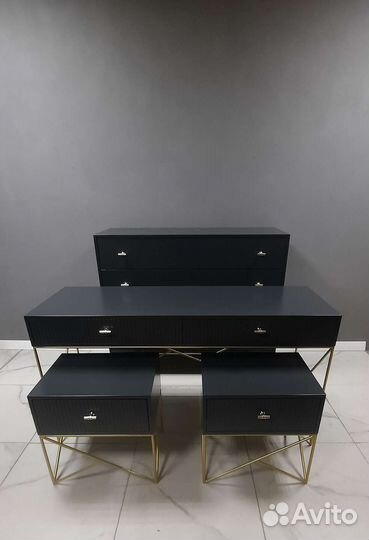 Тумба прикроватная