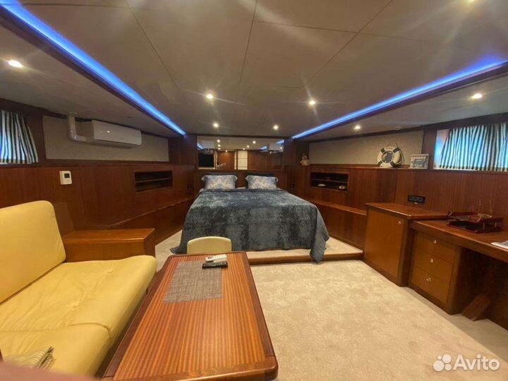 Теплоход прогулочный