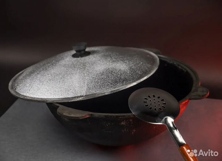 Казан чугунный. Казан с печкой. Казан узбекский