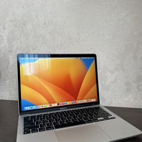 Apple macbook air 13-inch M1 8gb 256