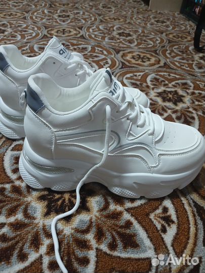 Кроссовки женские 40 41 размер