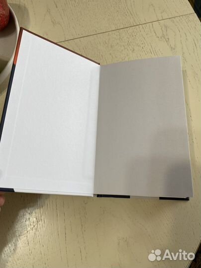 Книга Лиз Мур «Алая река» новая