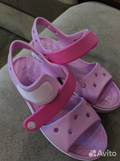 Сандалии crocs j2