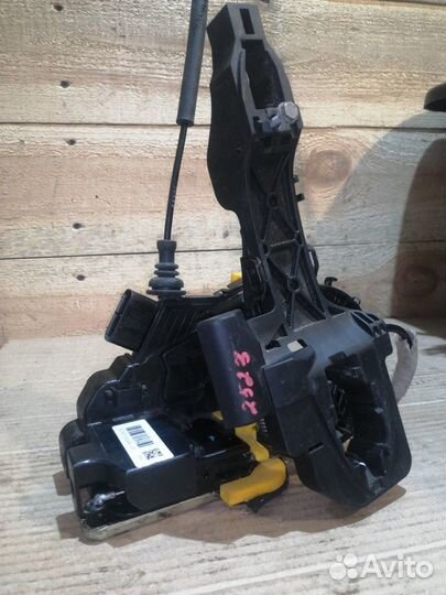 Замок двери передний левый Kia Ceed 2