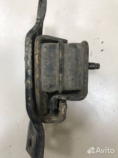 Опора двигателя Subaru Legacy