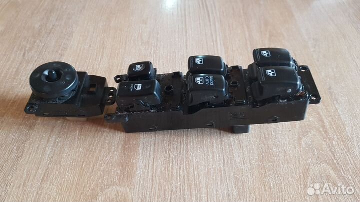Киа Рио2 блок управления стеклоподьемниками