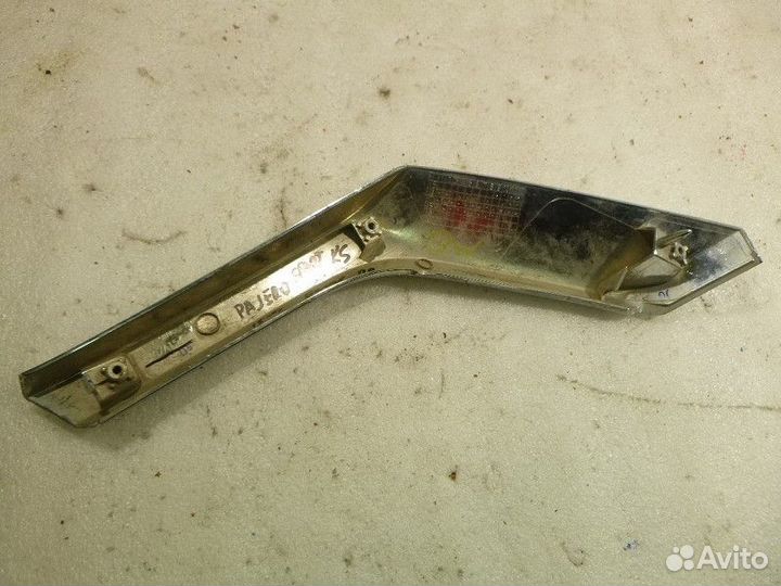 Накладка переднего бампера правая mitsubishi pajer