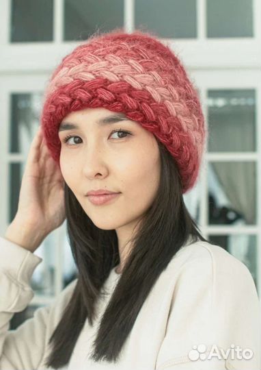 Шапка женская дизайнерская из мохера новая