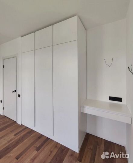 Шкаф распашной