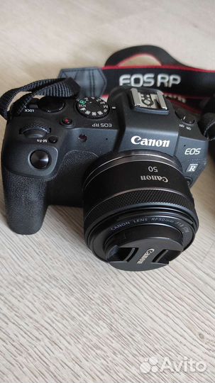 Зеркальный фотоаппарат