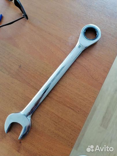 Ключ трещетка на 32