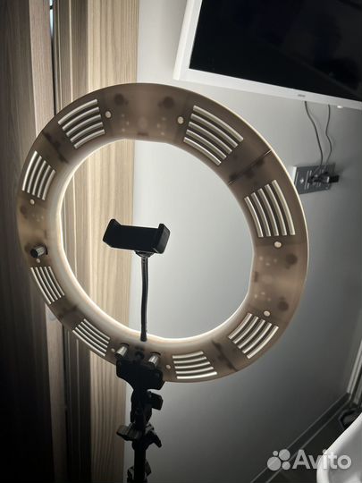Кольцевая лампа 40 см со штативом