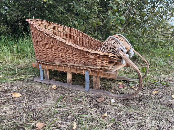 Сани плетеные старинные