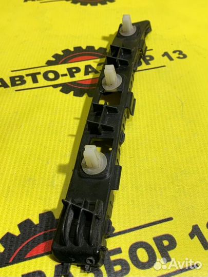 Направляющая бампера задняя правая Kia Rio 3 QB