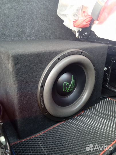 Два сабвуфера в газель