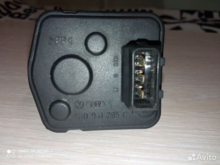 Моторчик корректора фар Volkswagen Golf 3 оригинал