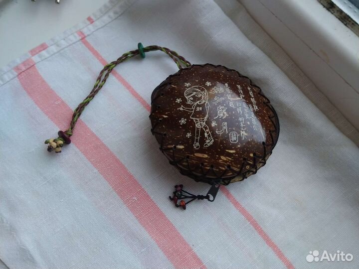 Кошелёк из кокоса