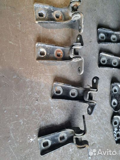 Петля двери Cadillac SRX