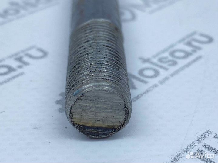 Шпилька Урал крепления двигателя к раме короткая