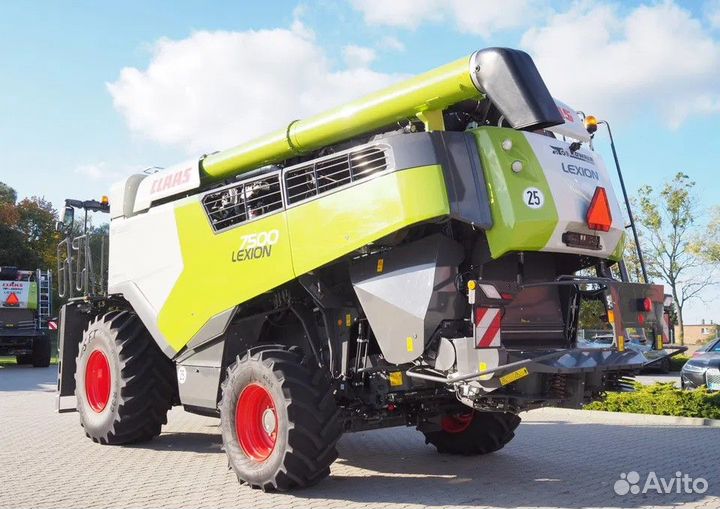 Комбайн Claas Lexion, 2022