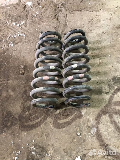 Пружина задняя Сузуки Гранд Витара 3