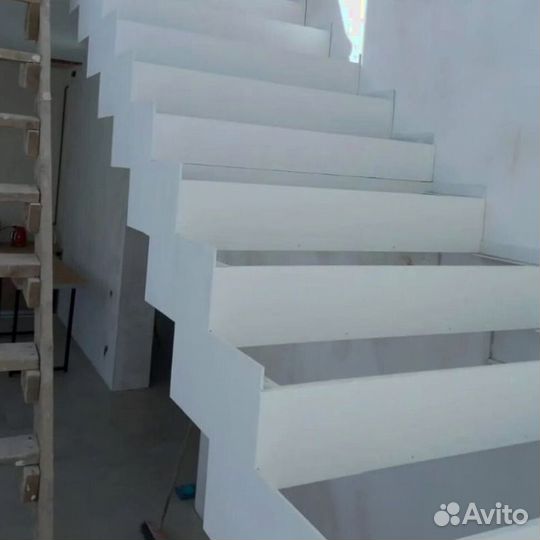 Лестницы г-образные