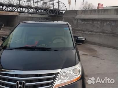 Лобовое стекло на Honda 