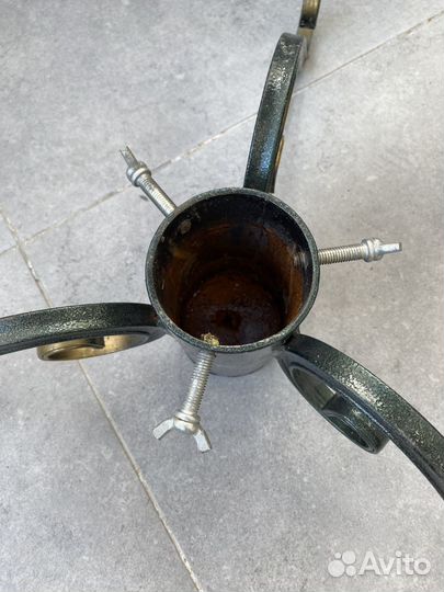 Металлическая подставка для ёлки