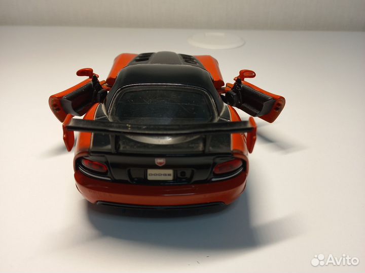 Модель автомобиля Dodge Viper
