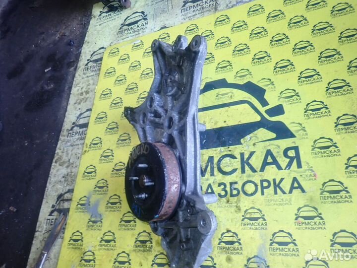 Кронштейн генератора Mitsubishi Pajero/Montero 4