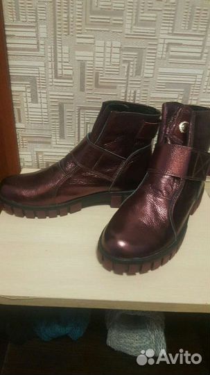 Продам ботинки
