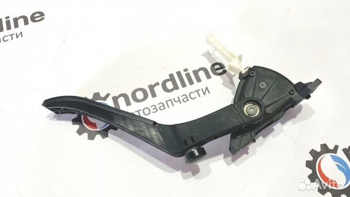 Педаль газа Volkswagen Touareg 1 7L 4.2 AXQ 2003