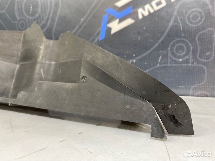 Воздуховод радиатора левый Audi Allroad C5 BES