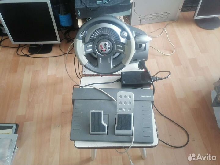 Игровой руль с педалями qf2000f